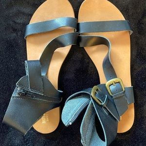 Mossimo black sandals